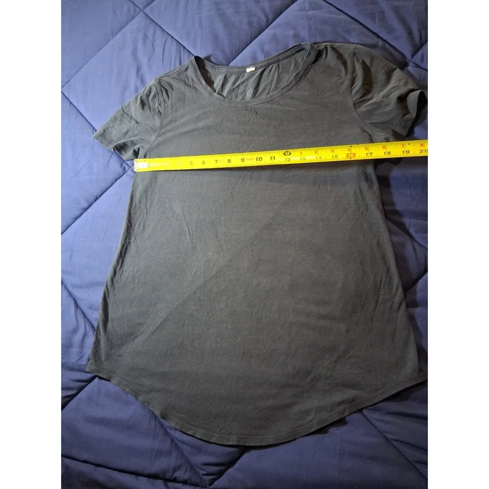 Lululemon Love Tee Short Sleeve Crew Neck Curved Hem Black T-Shirt Women Size 8